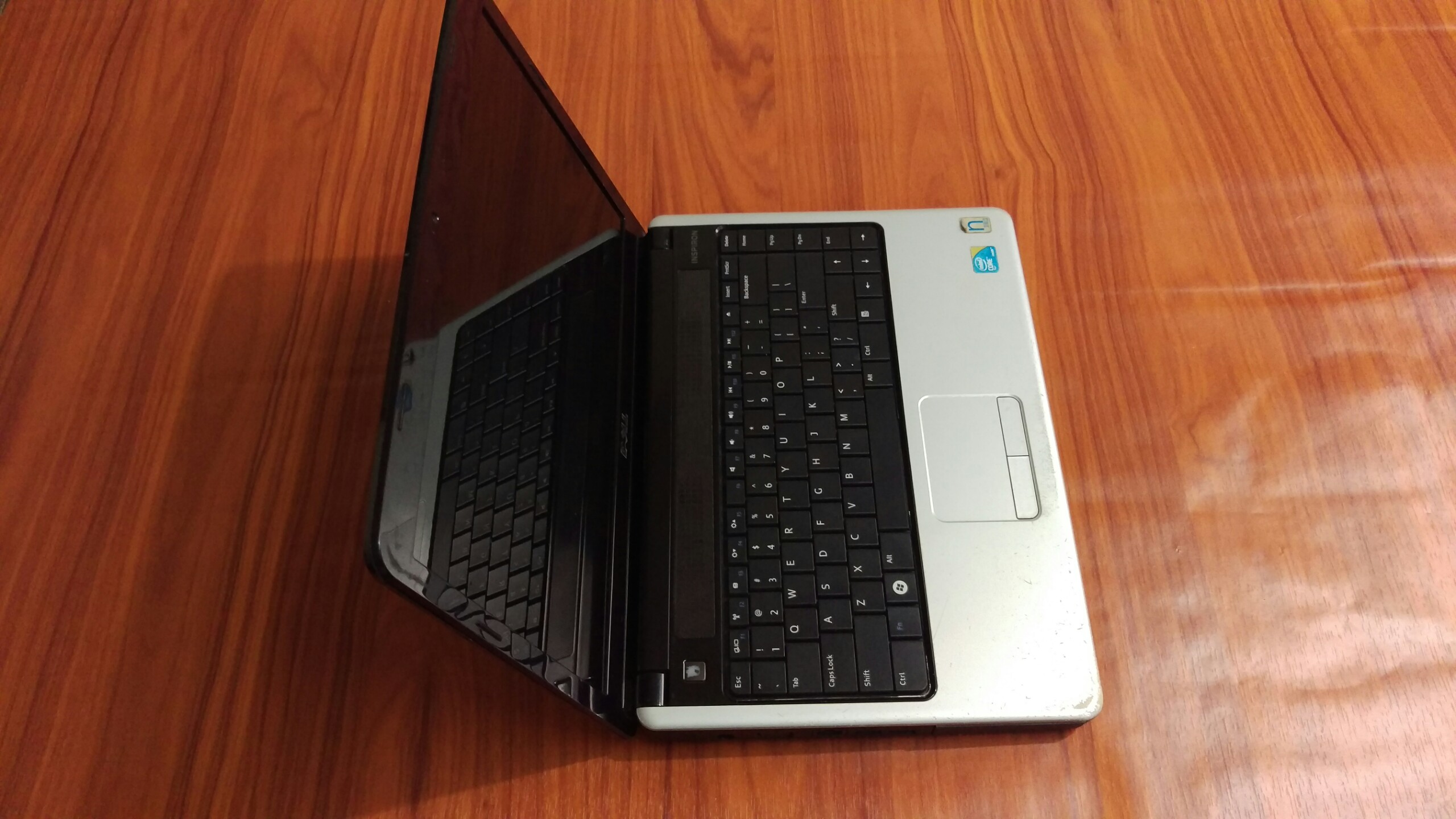 Laptop Dell thời trang, xung nhịp 2.2Ghz, cấu hình tốt giá cạnh tranh, ram 4G , Ổ HDD 320G nhanh mượt, màn hình 14 inch, phù hợp dùng làm việc, học tập, giải trí, tặng chuột không dây