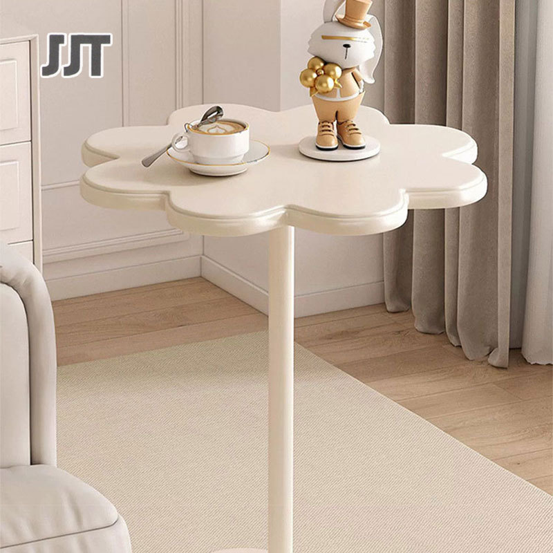 Small side table, small sofa, small coffee table, small bedside table, small table, small apartment balcony, simple shelf.