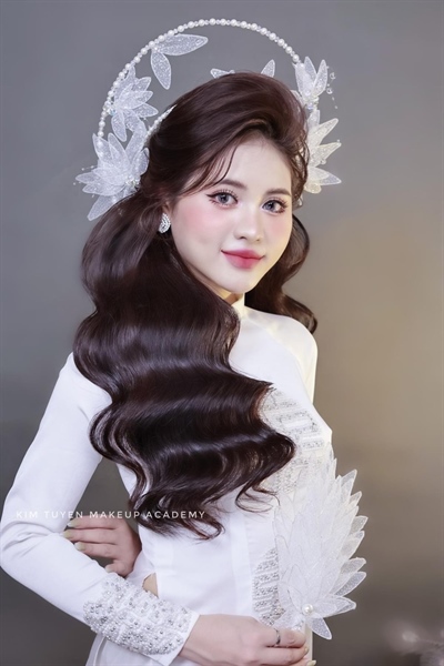 Mấn cô dâu kèm quạt mới 10-2023 Giangpkc