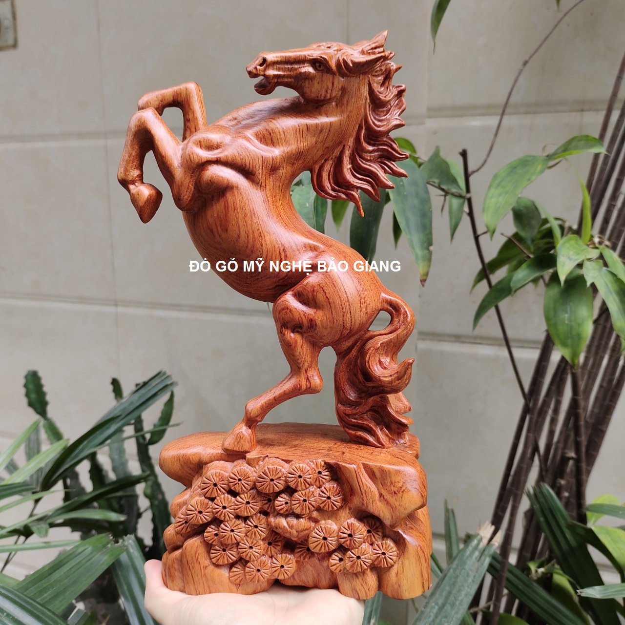 Tượng con ngựa gỗ hương cao 30 ngang 14 sâu 6,5 cm