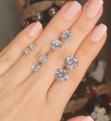 Bông tai titan đá pha lê sáng chíu 4mm ĐV: 2 chiếc BT01
